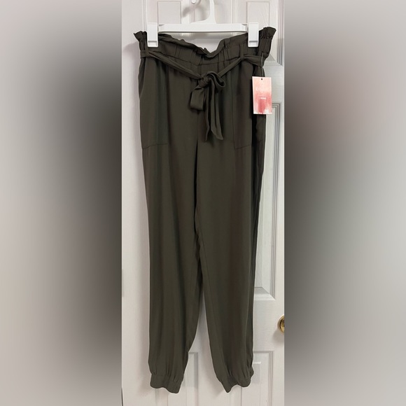 Ci Sono Pants - NWT Ci Sono Olive Green Paperbag Waist Pants